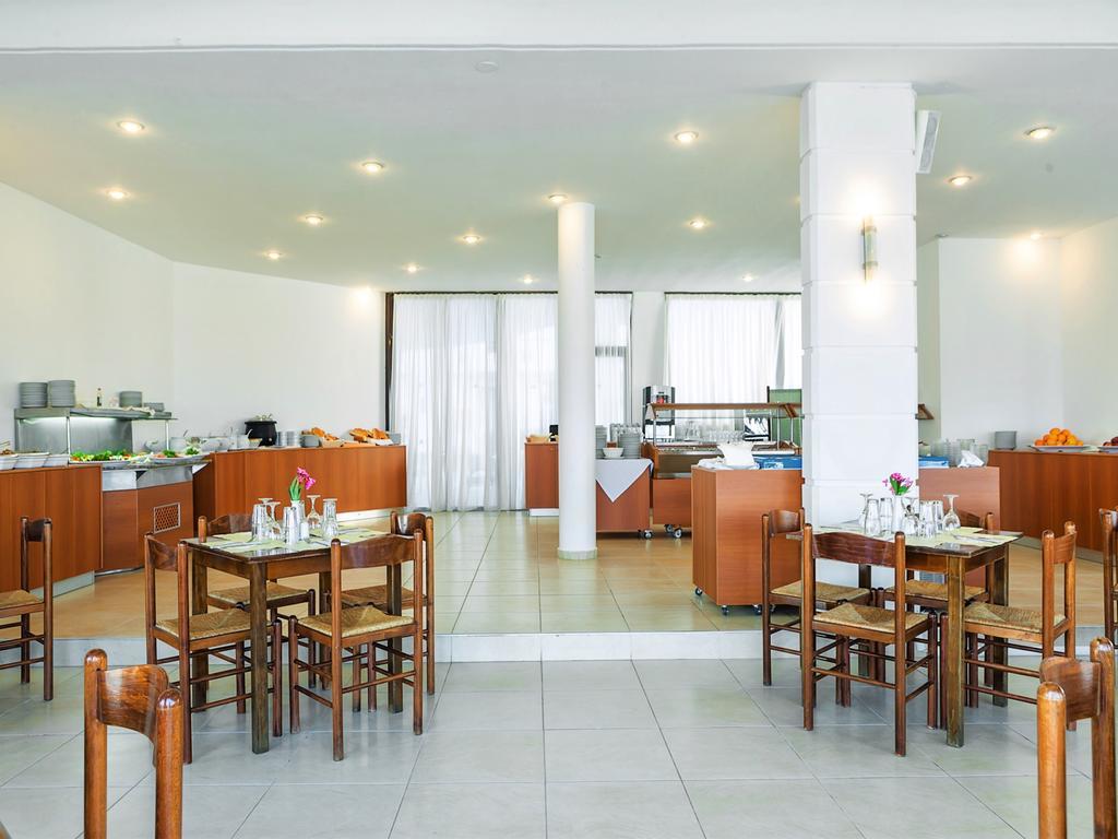 Xenios Dolphin Beach Hotel Posidi Exterior foto