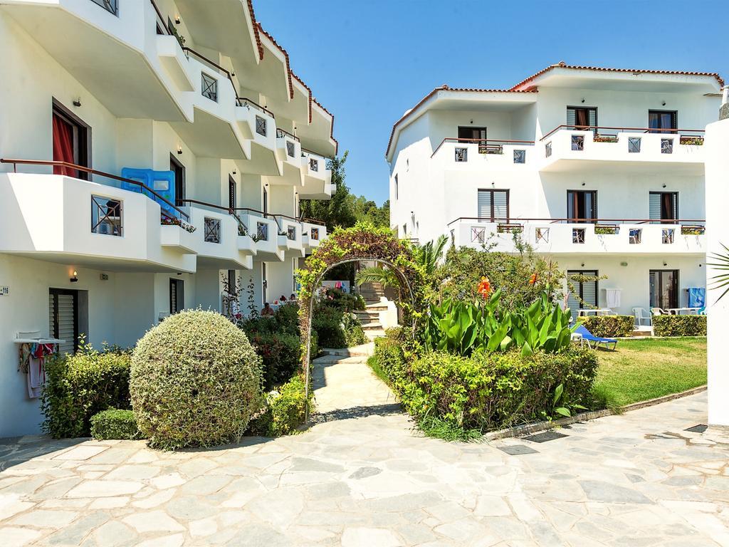 Xenios Dolphin Beach Hotel Posidi Exterior foto