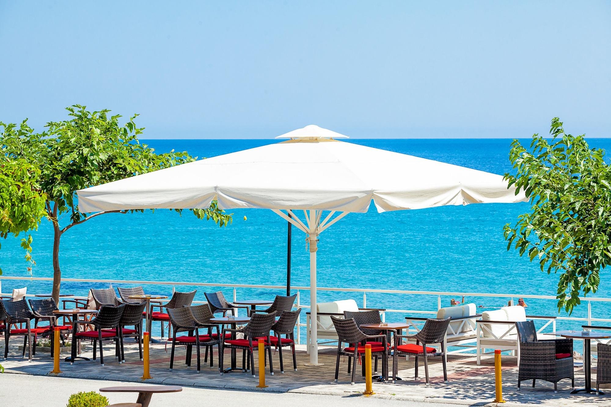 Xenios Dolphin Beach Hotel Posidi Exterior foto