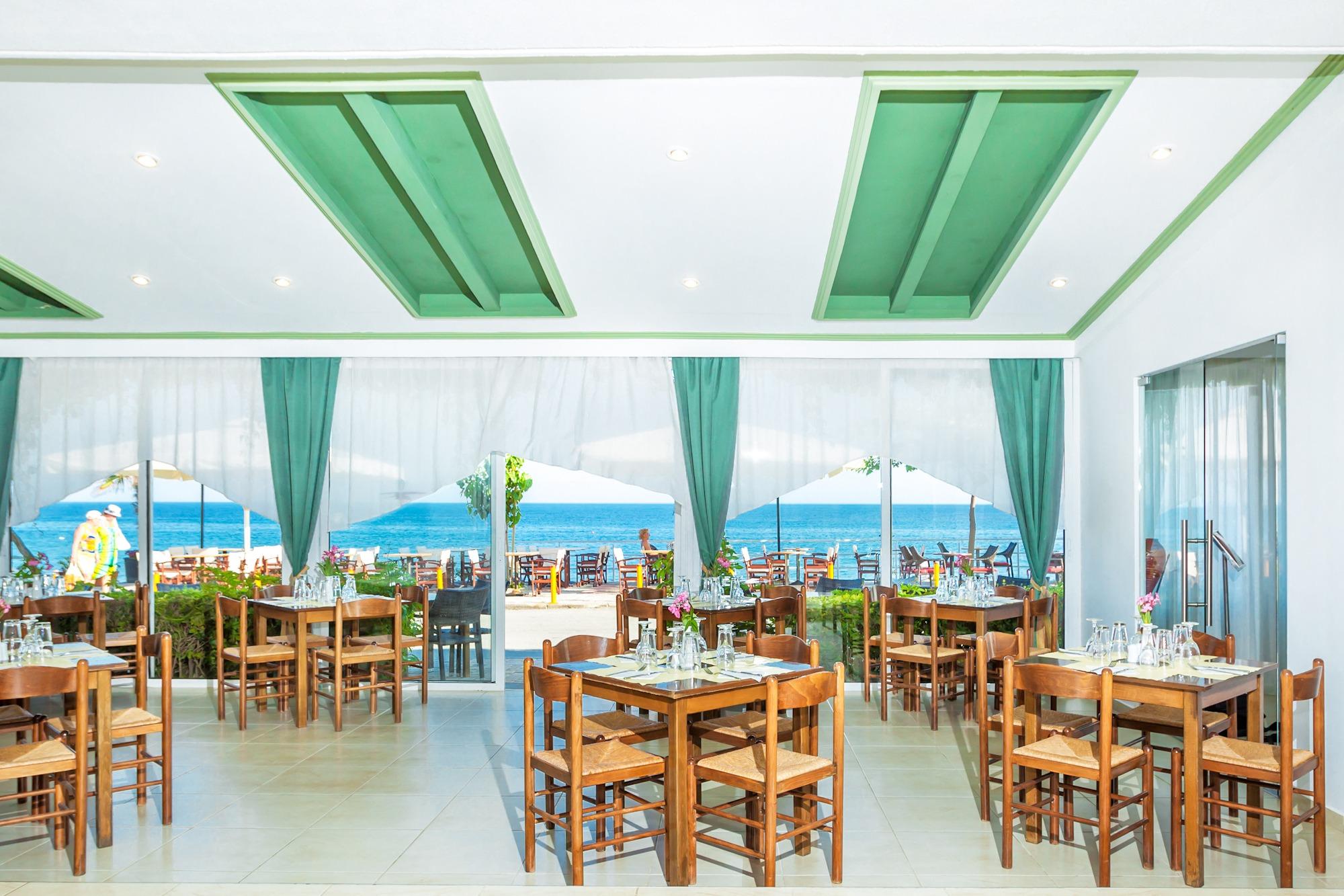 Xenios Dolphin Beach Hotel Posidi Exterior foto