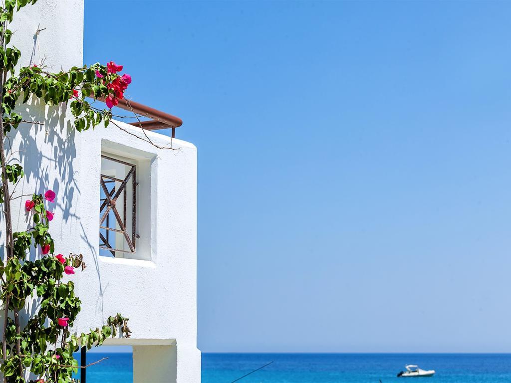 Xenios Dolphin Beach Hotel Posidi Zimmer foto